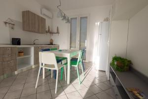 Kuchyňa alebo kuchynka v ubytovaní Villa Al Mare Guest House