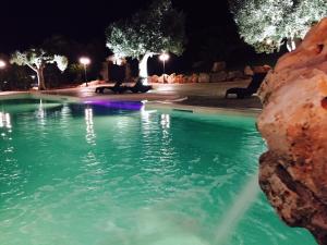 Bazén v ubytování Relais Masseria Serritella nebo v jeho okolí