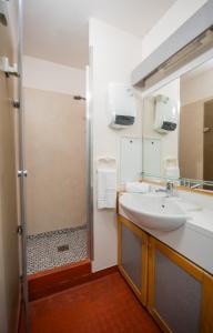 Vonios kambarys apgyvendinimo įstaigoje Azureva Areches