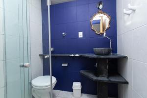 Et badeværelse på Casa do Beco - Casa Inteira no Centro de Ouro Preto + 13 billeder