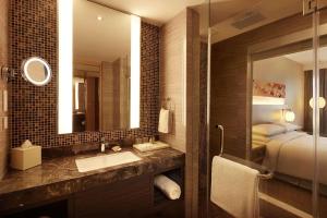 Koupelna v ubytování DoubleTree by Hilton Melaka