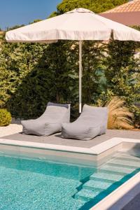 Bazén v ubytování Nirvana - Unalome Villas nebo v jeho okolí