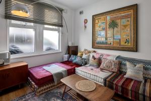 En eller flere senge i et værelse på Boujee & chic city centre house