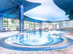 Bazén v ubytování Steigenberger Hotel Treudelberg Hamburg nebo v jeho okolí