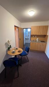 Køkken eller tekøkken på Apartmány chata Samoty + 42 billeder