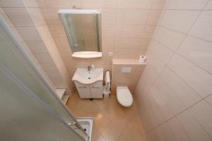 Et badeværelse på Tomulić Jasna i Miljenko + 48 billeder