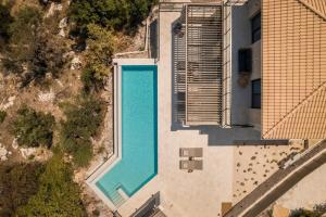 Bazén v ubytovaní Adrias Villa Kefalonia alebo v jeho blízkosti