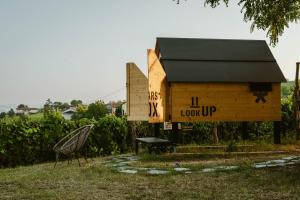 O edifício onde a tenda de luxo está situado