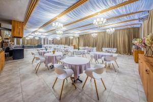 Restaurace v ubytování Cron Palace kosher Tbilisi Hotel
