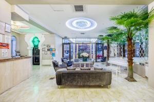 Posezení v ubytování Cron Palace kosher Tbilisi Hotel + 37 fotografií