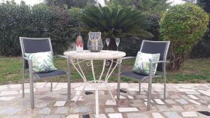Zahrada ubytování Els Poblets Denia offers Casa Crosby - Private studio within walking distance to the beach