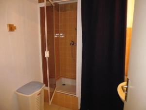 Appartement La Mongie, 2 pièces, 8 personnes - FR-1-404-67にあるバスルーム