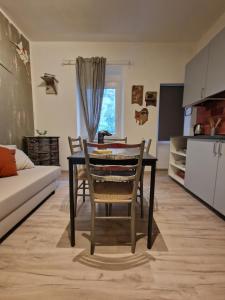 Η κουζίνα ή μικρή κουζίνα στο La casa di Etienne