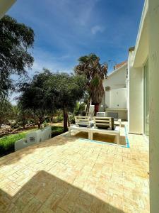 Zahrada ubytování L'Amina - Peaceful 1BR Retreat with Cold Jacuzzi