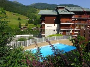 Fotografia z galérie ubytovania Appartement cosy 3-5 pers, piscine, proche pistes, centre village - FR-1-342-282 v destinácii Beaufort