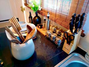 Ideal Appart Marsa Les Palmiers的咖啡和沏茶工具