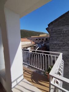 una vista desde el balcón de una casa en Buen Retiro - Bellona, en Bellona