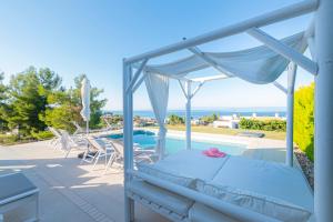 The swimming pool at or close to Bellevue Villas with private pool
