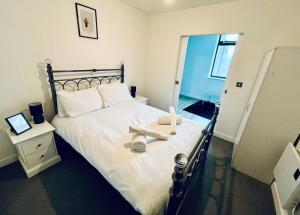 Llit o llits en una habitació de Conveniently located one bed apt in Old Trafford