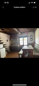 Η κουζίνα ή μικρή κουζίνα στο Le Cabanon