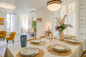 Posezení v ubytování Sublime, modern, balconies, a/c, refurbished