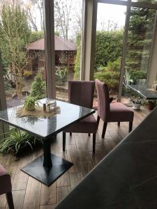 Posedenie v ubytovaní Hotel Sofiivka