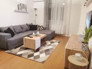 Χώρος καθιστικού στο Blues Apartment