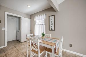 Fotografie z fotogalerie ubytování Centrally Located 3BR 2BA - ! v destinaci Denton
