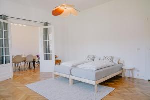 Postel nebo postele na pokoji v ubytování Gemütliche Rheinblick Residenz