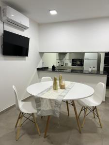 Η κουζίνα ή μικρή κουζίνα στο Millenium Villa Maria-cba