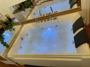 Afbeelding uit fotogalerij van Casa Vacanze Il Belvedere Sui Sassi Suite in Matera