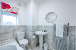 Koupelna v ubytování *RB60GP* For your most relaxed & Cosy stay + Free Parking + Free Fast WiFi *