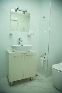 Ένα μπάνιο στο Sunday apart hotel