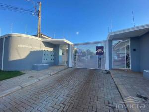 El edificio en el que está la casa vacacional