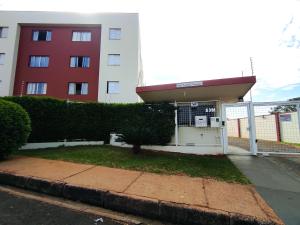 a building with a building with a building at Apartamento inteiro no Alto Umuarama, próximo ao Aeroporto, Medicina e Granja Marileusa. in Uberlândia