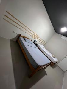 an overhead view of a bed in a room at Casa Tucson in El Alto