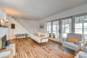 Gallery image of Tranquil Auburn Lakehouse with Sunroom and Game Room! in Auburn