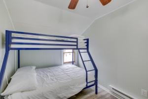 a bedroom with a bunk bed in a room at Wildwood Apartment, Walk to Crest Pier and Beach! in Wildwood