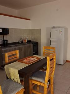 Kuchyň nebo kuchyňský kout v ubytování Monoambiente San Martin en Camet Norte + 3 fotografie
