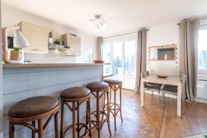 Η κουζίνα ή μικρή κουζίνα στο ALBIGNY IMPERIAL - Confortable flat near the lake