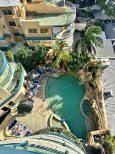 Una vista de la alberca en 8th Floor Sunny Escape at Landmark Resort o alrededores