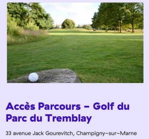 uma imagem de um campo de golfe com uma bola de golfe em Studio 1 Adorable studio neuf en bord de Marne 5kms Paris em Champigny-sur-Marne
