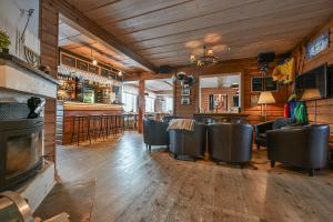 Lounge nebo bar v ubytování Försgården Fjällpensionat