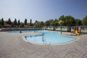 Bazén v ubytování Baia Holiday Gasparina nebo v jeho okolí