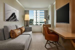 TV a/nebo společenská místnost v ubytování The Westin Bellevue
