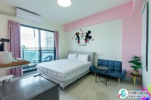 Uma cama ou camas num quarto em Baby Dolphin