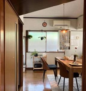 Nhà bếp/bếp nhỏ tại 別府-一棟貸切最大8名様まで-ヨガと温泉のある暮らし-高速Wifi-無料駐車場