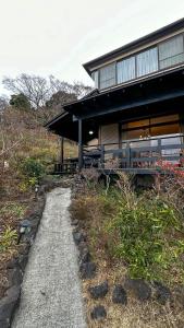 Zahrada ubytování 伊豆高原 温泉付別荘 ISANA Mountain Villa - BBQ, Pizza Oven & Hotsprings