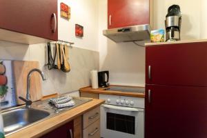 Kuchyň nebo kuchyňský kout v ubytování NEU! Reiterhof Finkenmühle Fewo Krümel + 3 fotografie