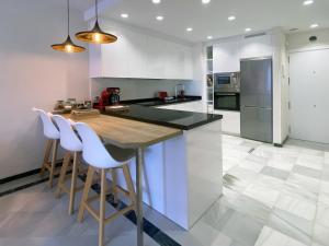 Kép Fantastic Apartment 2 Minutes Walk From The Beach szállásáról Marbellában a galériában